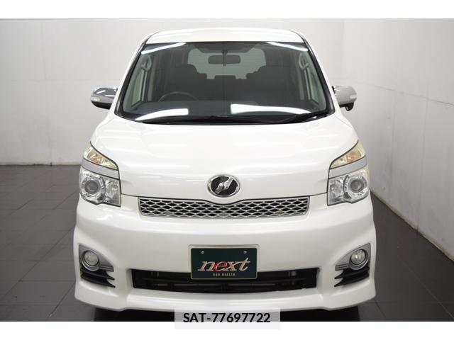 Toyota VOXY 2013-06 7814587-6