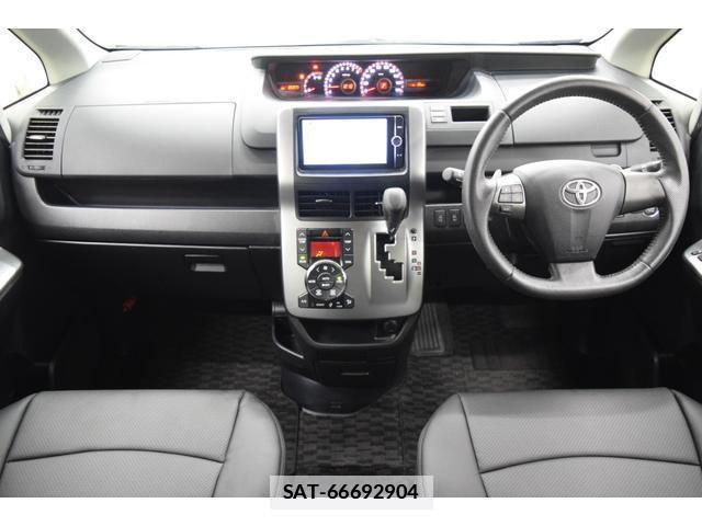 Toyota VOXY 2013-03 7814592-10