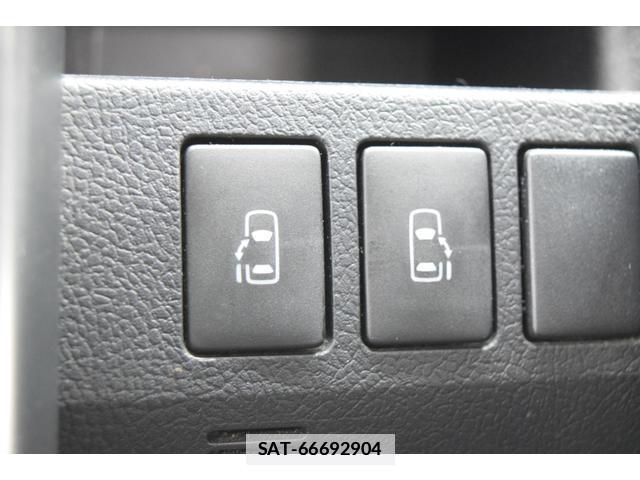 Toyota VOXY 2013-03 7814592-13