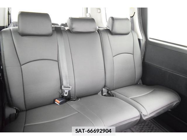 Toyota VOXY 2013-03 7814592-18
