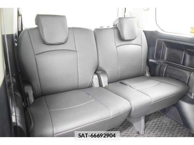 Toyota VOXY 2013-03 7814592-19