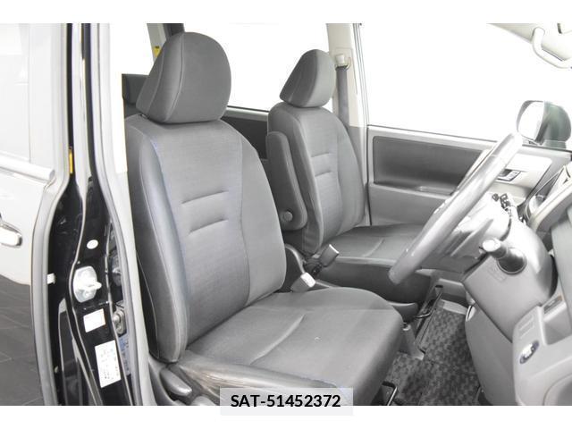 Toyota VOXY 2008-09 7814593-17