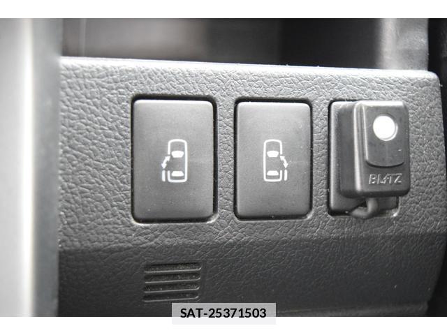 Toyota VOXY 2013-03 7814595-13