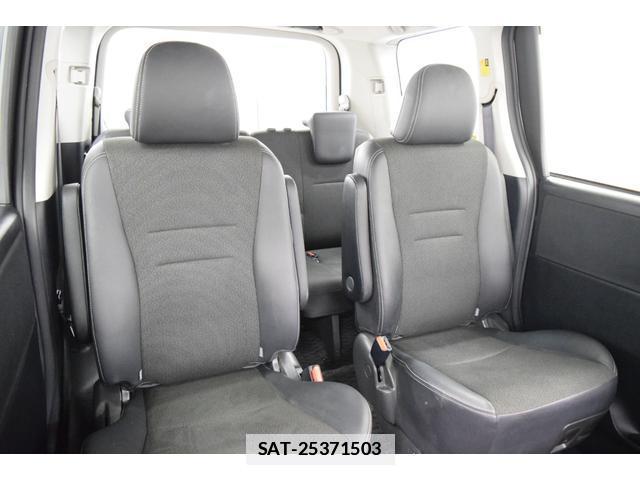 Toyota VOXY 2013-03 7814595-17