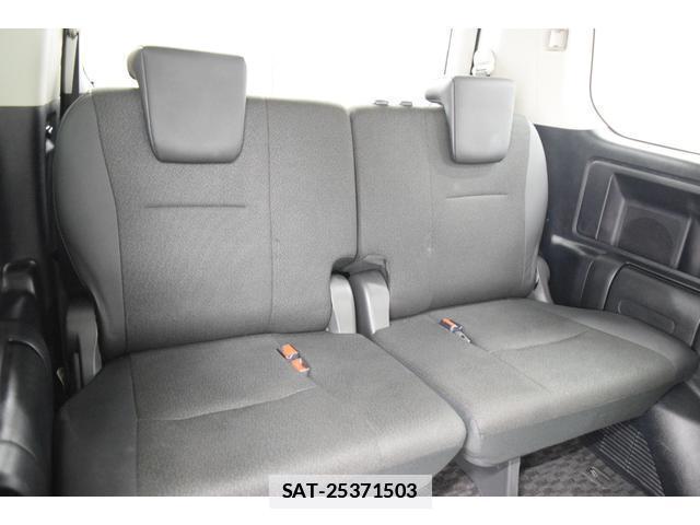 Toyota VOXY 2013-03 7814595-18