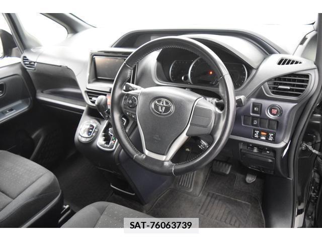 Toyota VOXY 2015-10 7814602-16