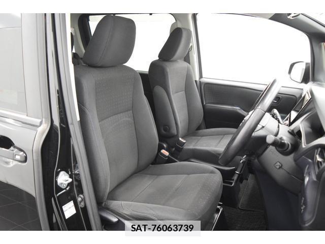 Toyota VOXY 2015-10 7814602-17