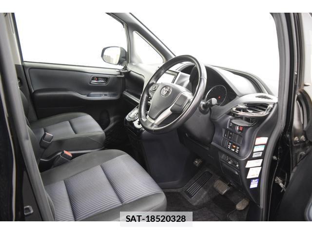 Toyota VOXY 2016-11 7814607-16