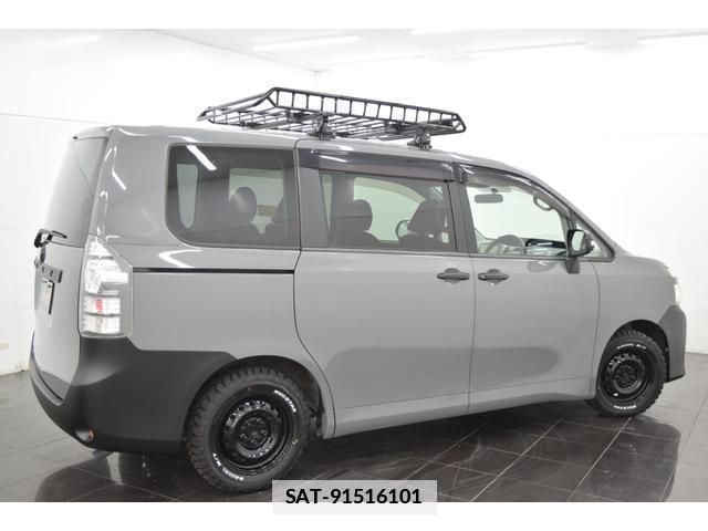 Toyota VOXY 2010-08 7814613-8