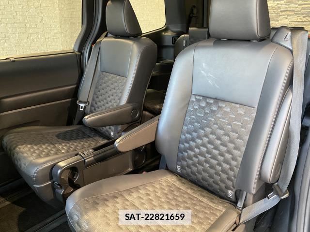 Toyota VOXY 2023-02 7814633-18