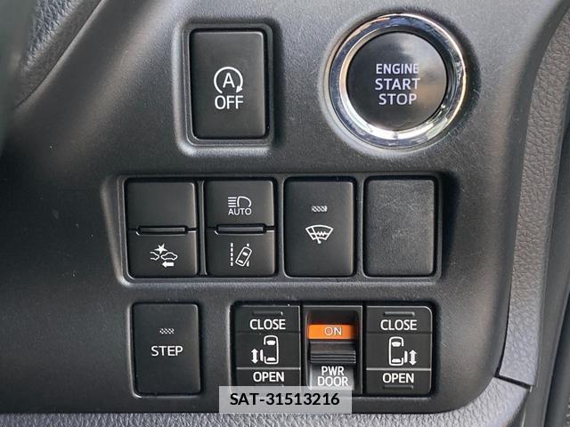 Toyota VOXY 2017-10 7814688-10