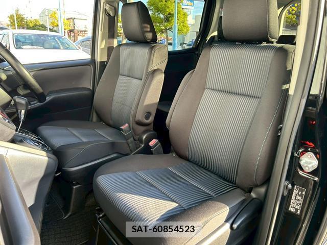 Toyota VOXY 2015-10 7814690-12