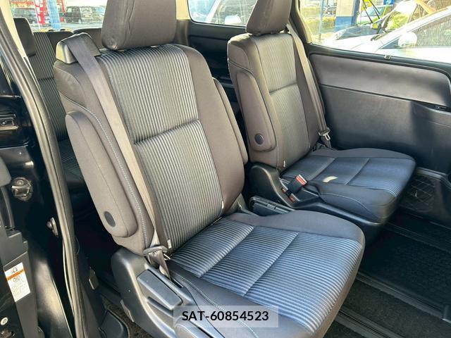 Toyota VOXY 2015-10 7814690-13