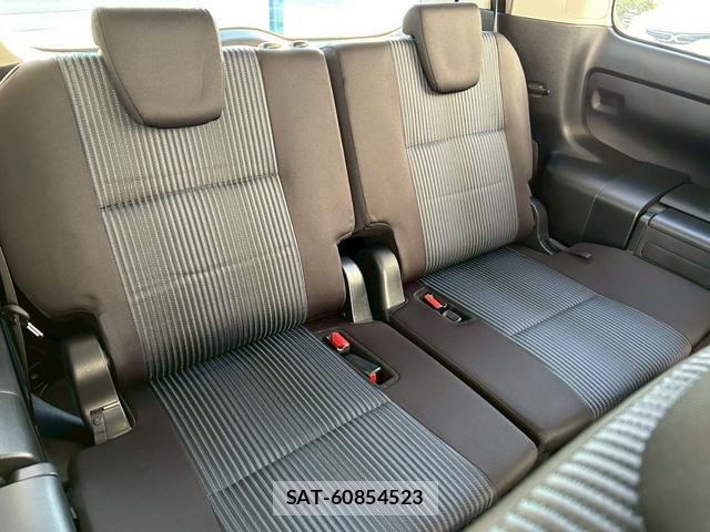 Toyota VOXY 2015-10 7814690-15