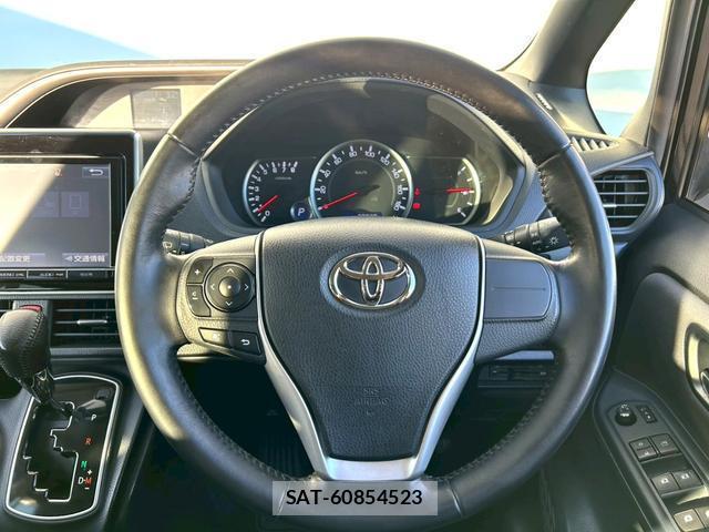 Toyota VOXY 2015-10 7814690-18