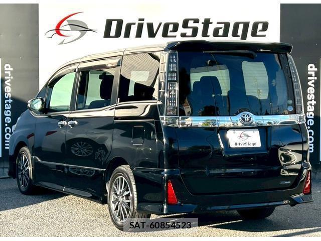 Toyota VOXY 2015-10 7814690-3
