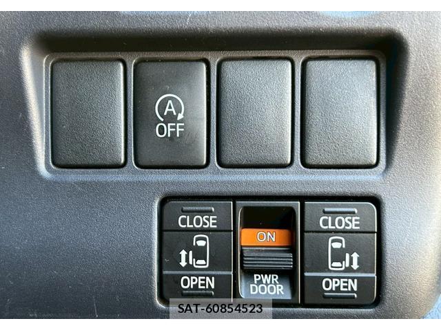 Toyota VOXY 2015-10 7814690-5