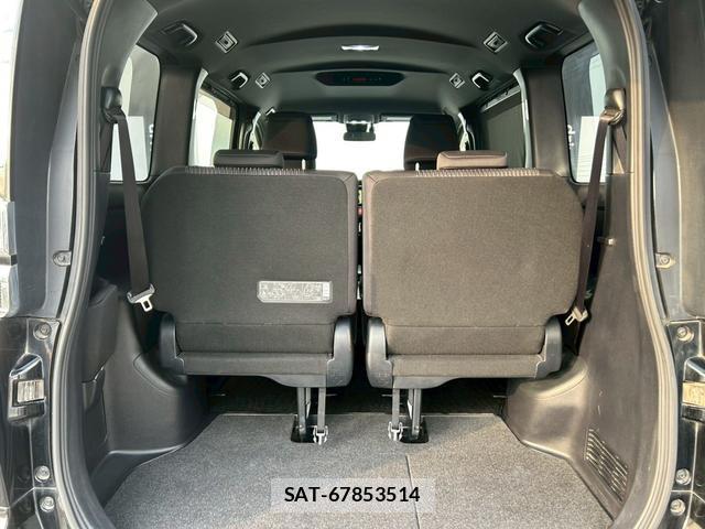 Toyota VOXY 2017-10 7814693-16