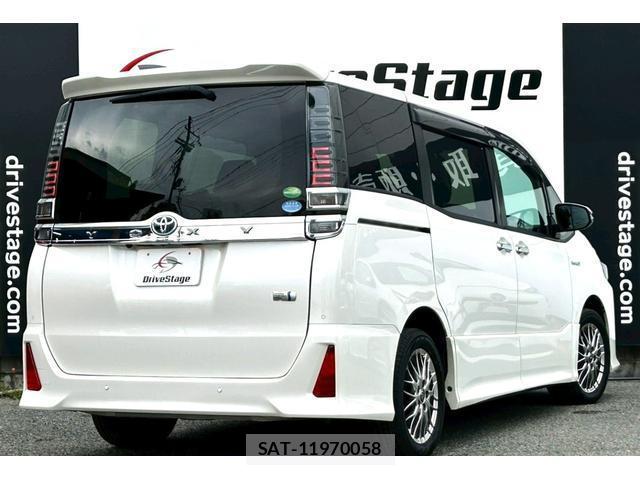 Toyota VOXY 2020-03 7814703-1