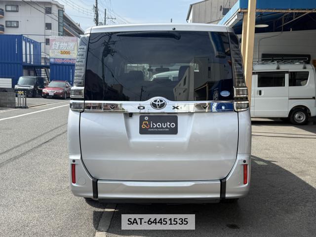 Toyota VOXY 2019-02 7815270-16