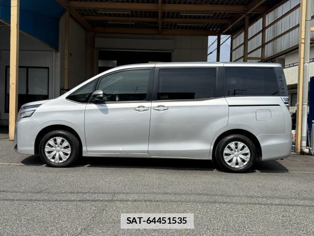 Toyota VOXY 2019-02 7815270-18