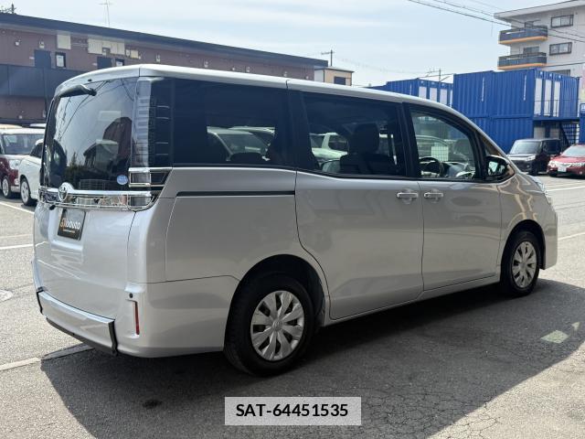 Toyota VOXY 2019-02 7815270-2