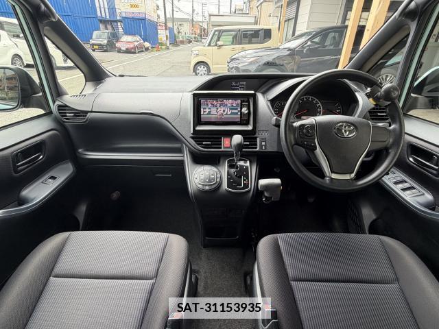 Toyota VOXY 2016-06 7815272-1