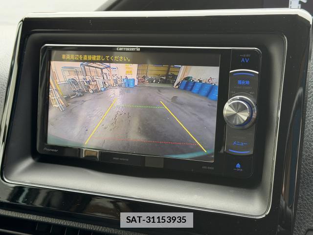 Toyota VOXY 2016-06 7815272-9