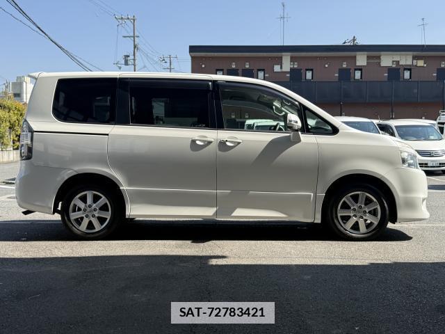 Toyota VOXY 2008-06 7815274-13