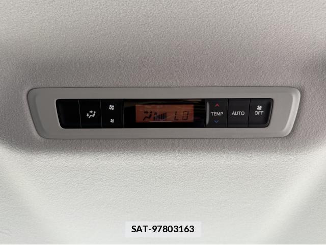 Toyota VOXY 2018-10 7815281-18