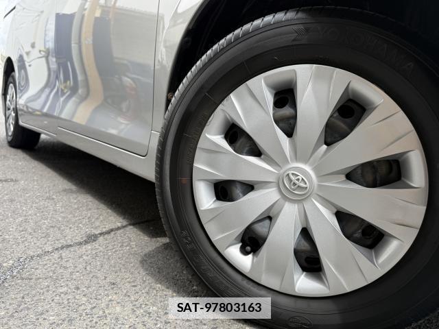 Toyota VOXY 2018-10 7815281-4