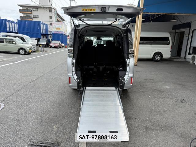 Toyota VOXY 2018-10 7815281-6