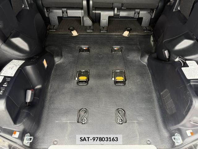 Toyota VOXY 2018-10 7815281-7