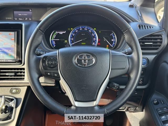 Toyota VOXY 2015-08 7815405-11