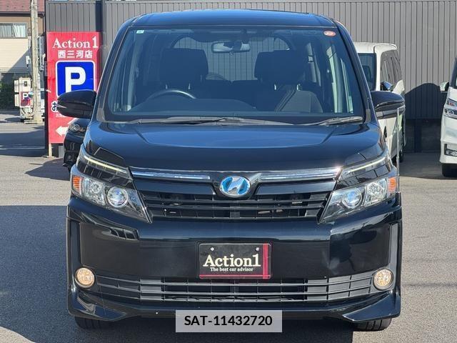 Toyota VOXY 2015-08 7815405-2
