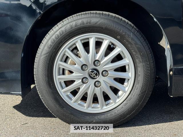 Toyota VOXY 2015-08 7815405-7