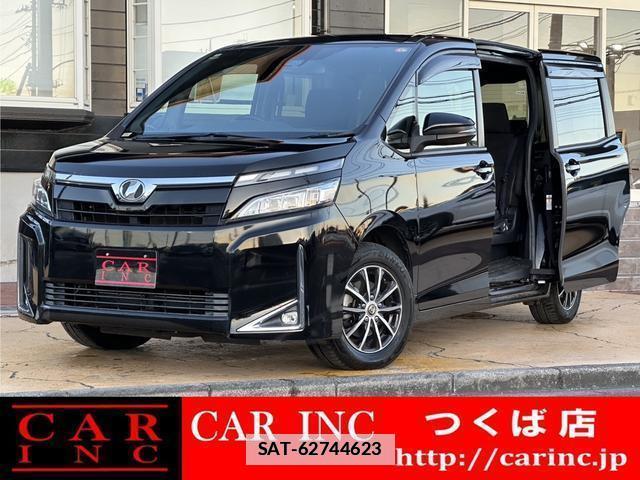 Toyota VOXY 2018-04 7815610-0