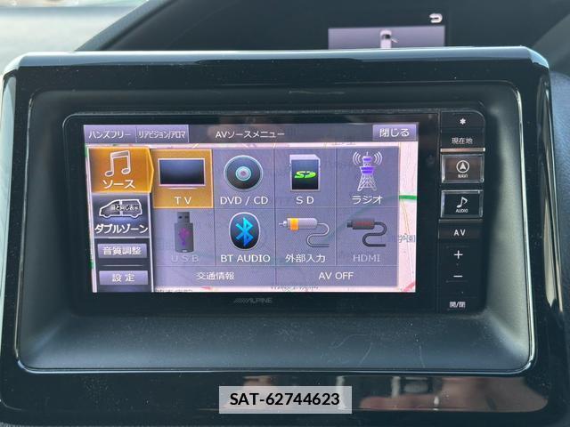 Toyota VOXY 2018-04 7815610-1