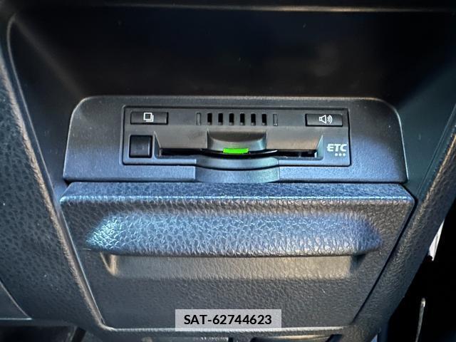 Toyota VOXY 2018-04 7815610-10