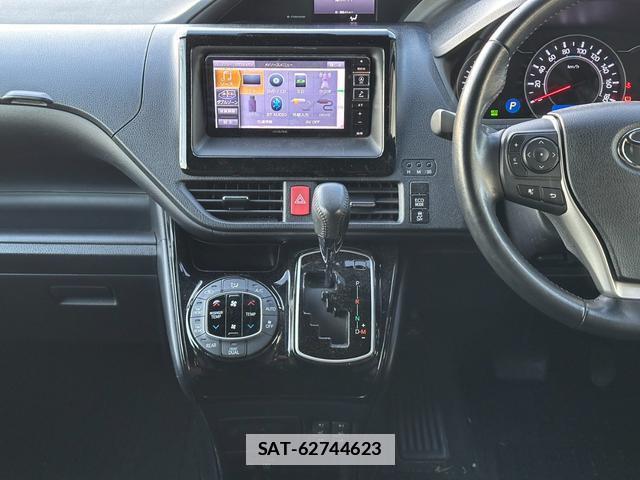 Toyota VOXY 2018-04 7815610-4