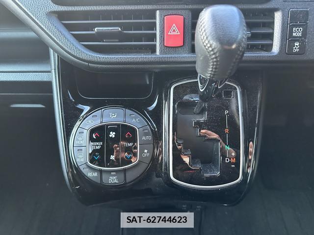 Toyota VOXY 2018-04 7815610-6