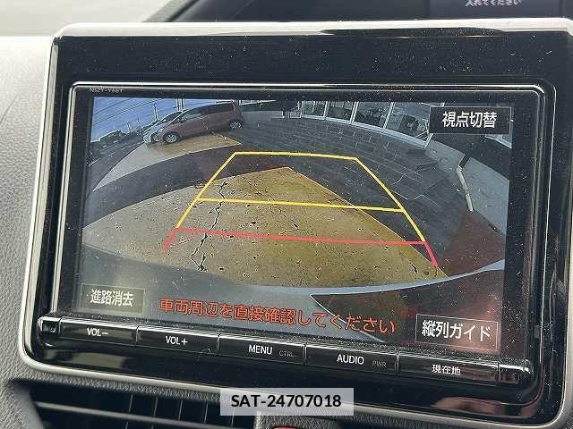 Toyota VOXY 2017-09 7815649-12