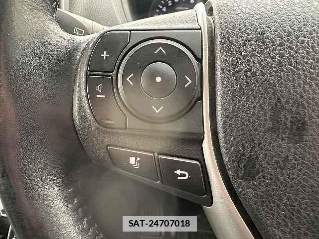 Toyota VOXY 2017-09 7815649-19