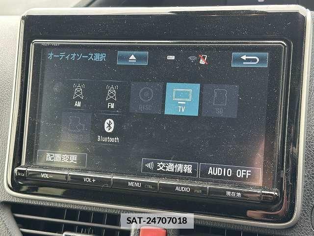 Toyota VOXY 2017-09 7815649-6