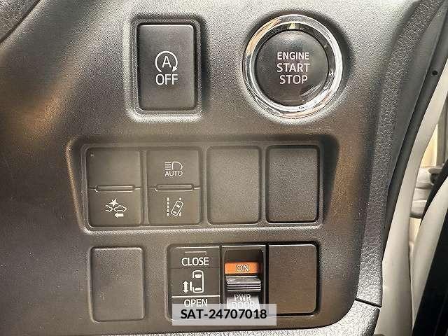 Toyota VOXY 2017-09 7815649-8