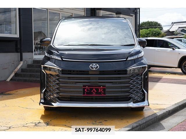 Toyota VOXY 2023-11 7815770-15