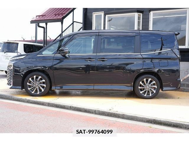 Toyota VOXY 2023-11 7815770-17