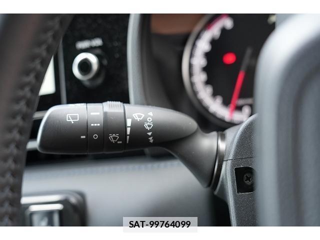 Toyota VOXY 2023-11 7815770-19