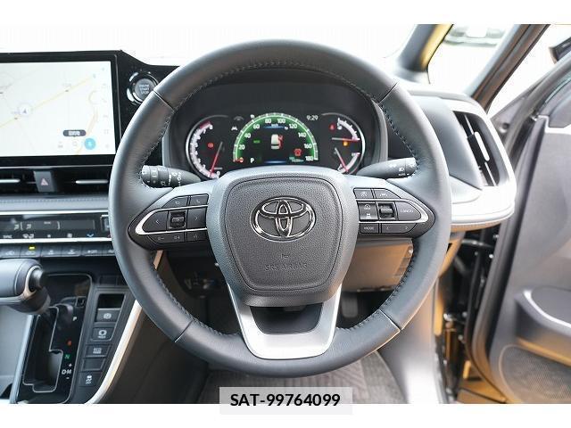 Toyota VOXY 2023-11 7815770-4