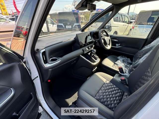 Toyota VOXY 2026-04 7815897-13